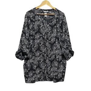 Catherines Women Button Tunic Top 3X Black White Abstract Blouse Roll Tab Sleeve